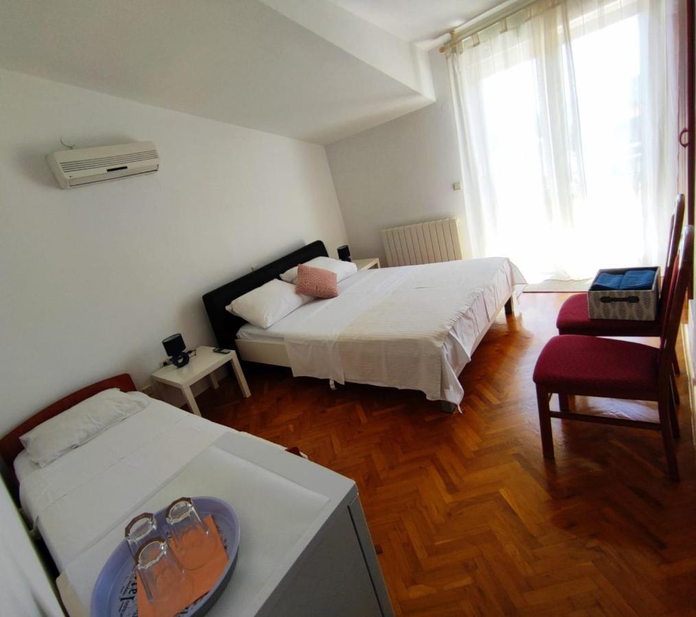 Kaštel Lukšić Guesthouse Varnica מראה חיצוני תמונה