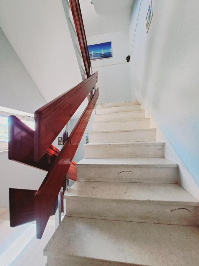 Kaštel Lukšić Guesthouse Varnica מראה חיצוני תמונה