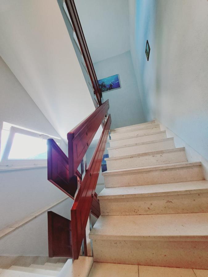 Kaštel Lukšić Guesthouse Varnica מראה חיצוני תמונה