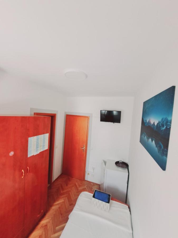 Kaštel Lukšić Guesthouse Varnica מראה חיצוני תמונה