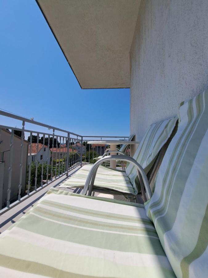 Kaštel Lukšić Guesthouse Varnica מראה חיצוני תמונה
