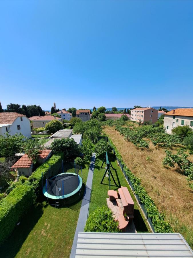 Kaštel Lukšić Guesthouse Varnica מראה חיצוני תמונה