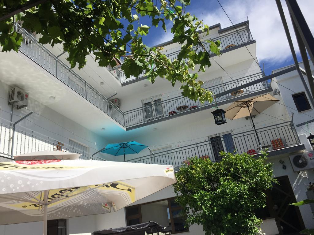 Kaštel Lukšić Guesthouse Varnica מראה חיצוני תמונה