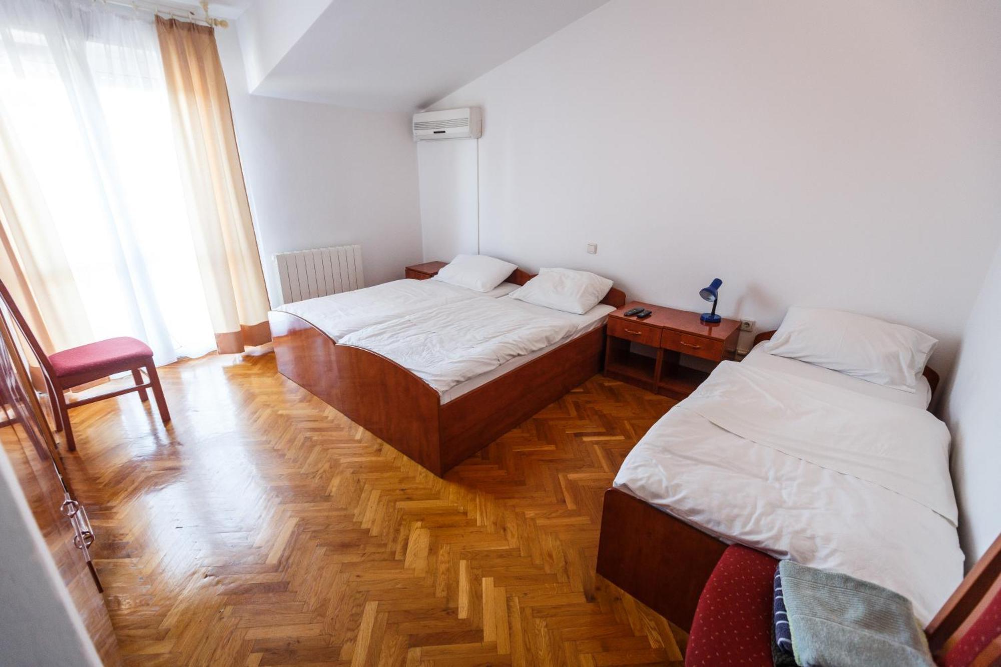 Kaštel Lukšić Guesthouse Varnica מראה חיצוני תמונה