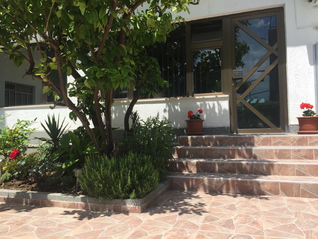 Kaštel Lukšić Guesthouse Varnica מראה חיצוני תמונה